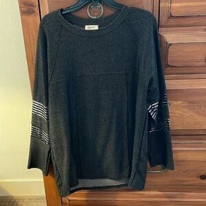 NWOT Blumin Apparel Women’s Black And Gray Tunic With Bling On Sleeves